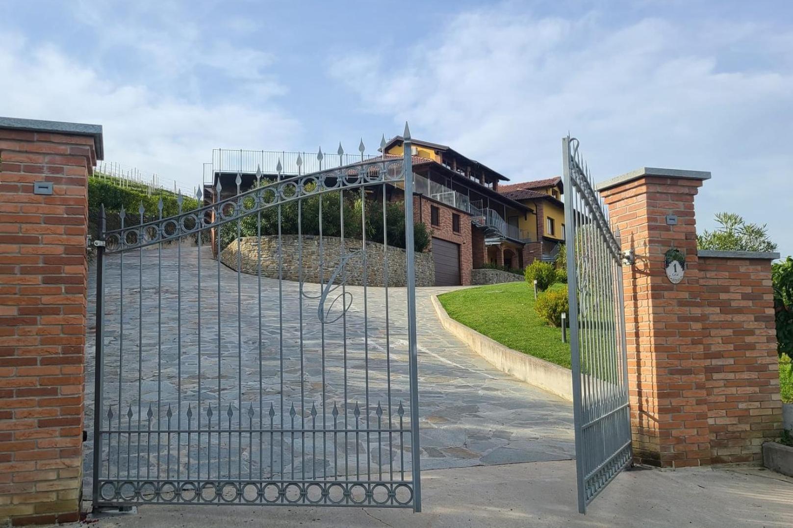 Casa Castella - Adults Only - Langhe Villa Diano d'Alba Exterior photo