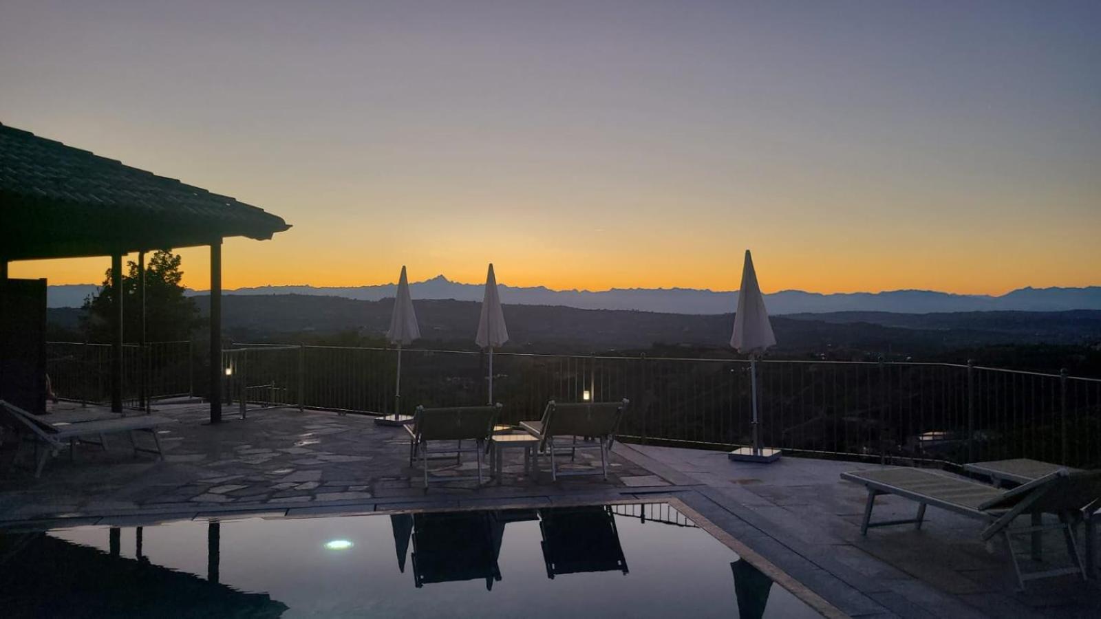 Casa Castella - Adults Only - Langhe Villa Diano d'Alba Exterior photo